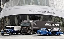 Seit 75 Jahren fahren Renntransporter die Silberpfeile von Mercedes-Benz.